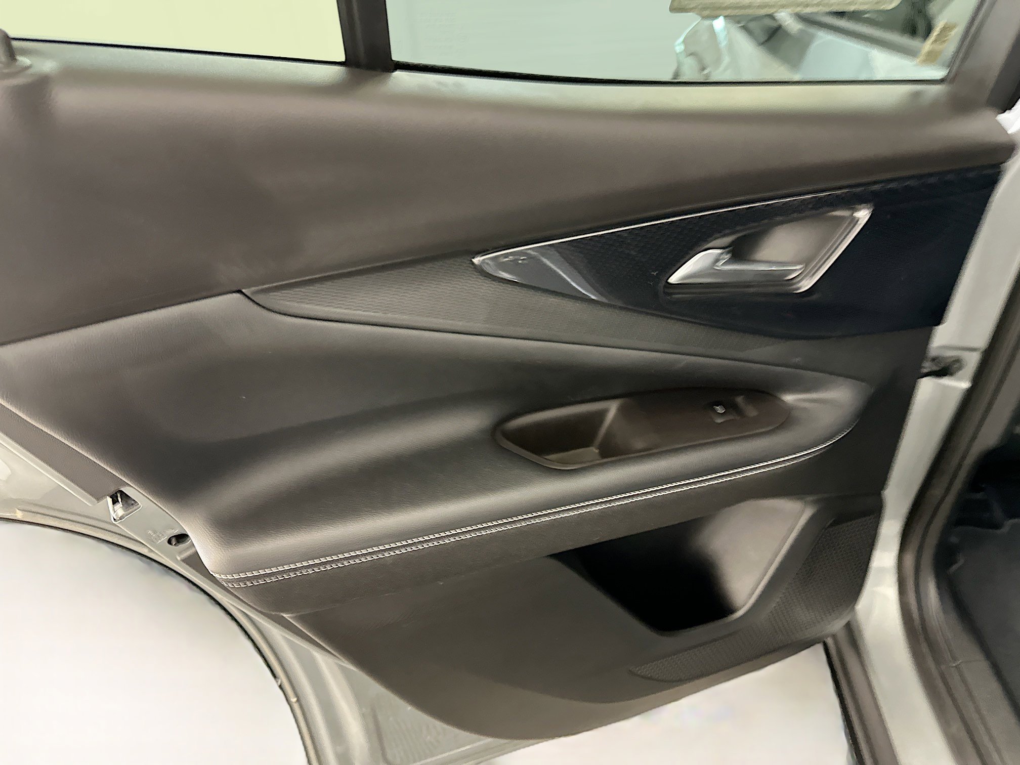 Used 2024 Chevrolet Blazer EV LT image 27