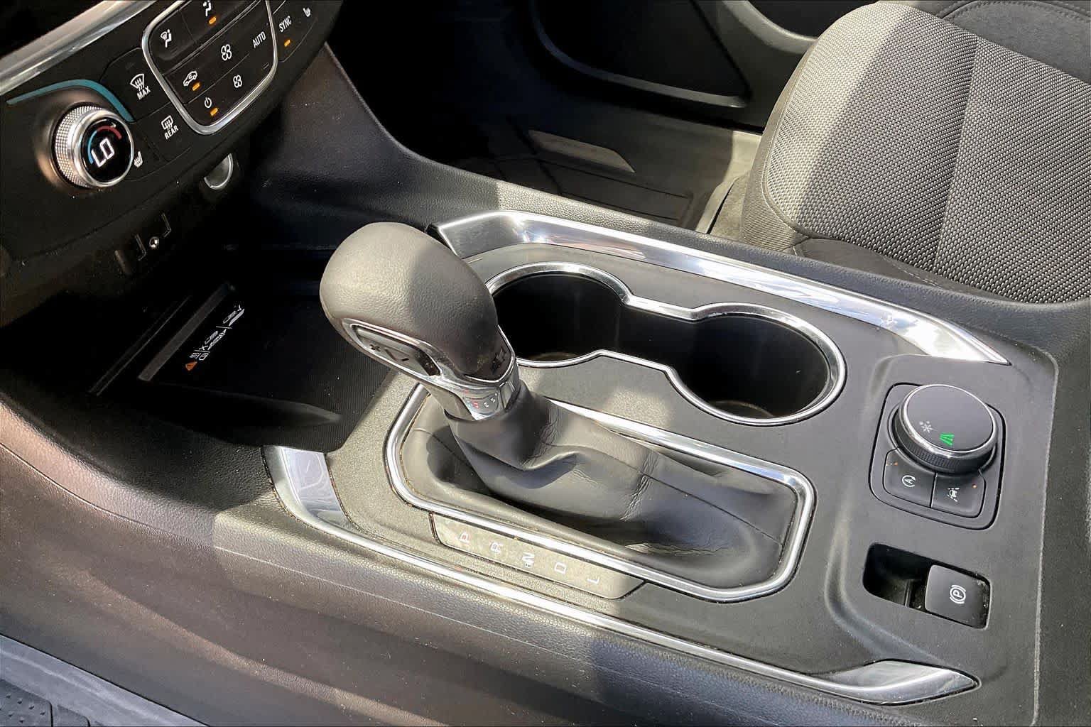 Used 2023 Chevrolet Traverse LT FWD image 15