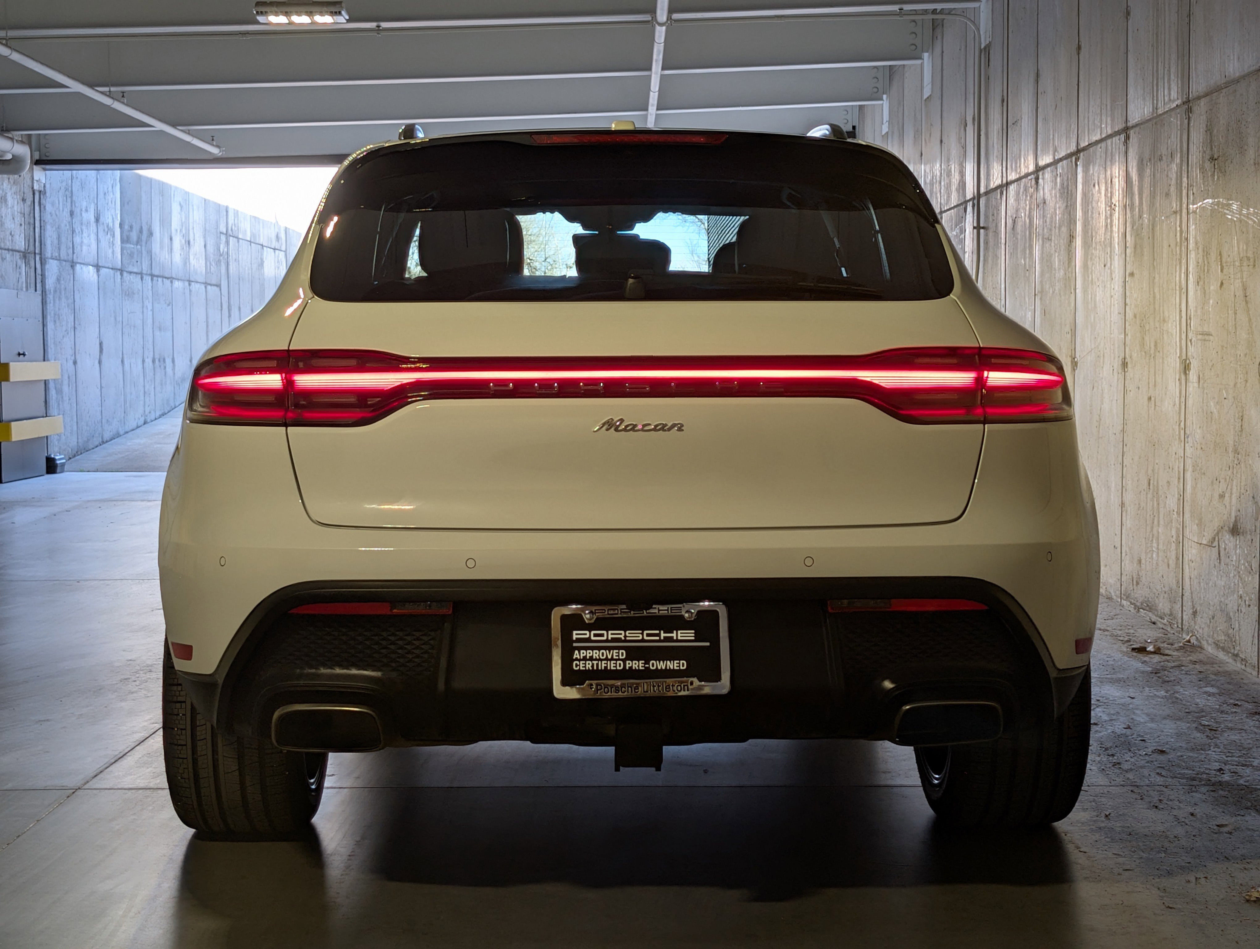 Certified 2025 Porsche Macan image 8