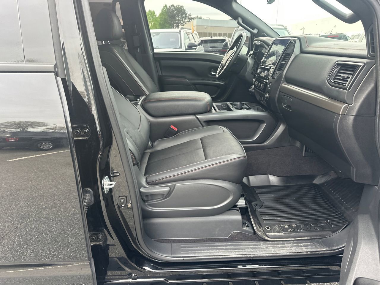 Used 2023 Nissan Titan PRO-4X w/ Pro-4x Utility Package AWD/4WD image 13