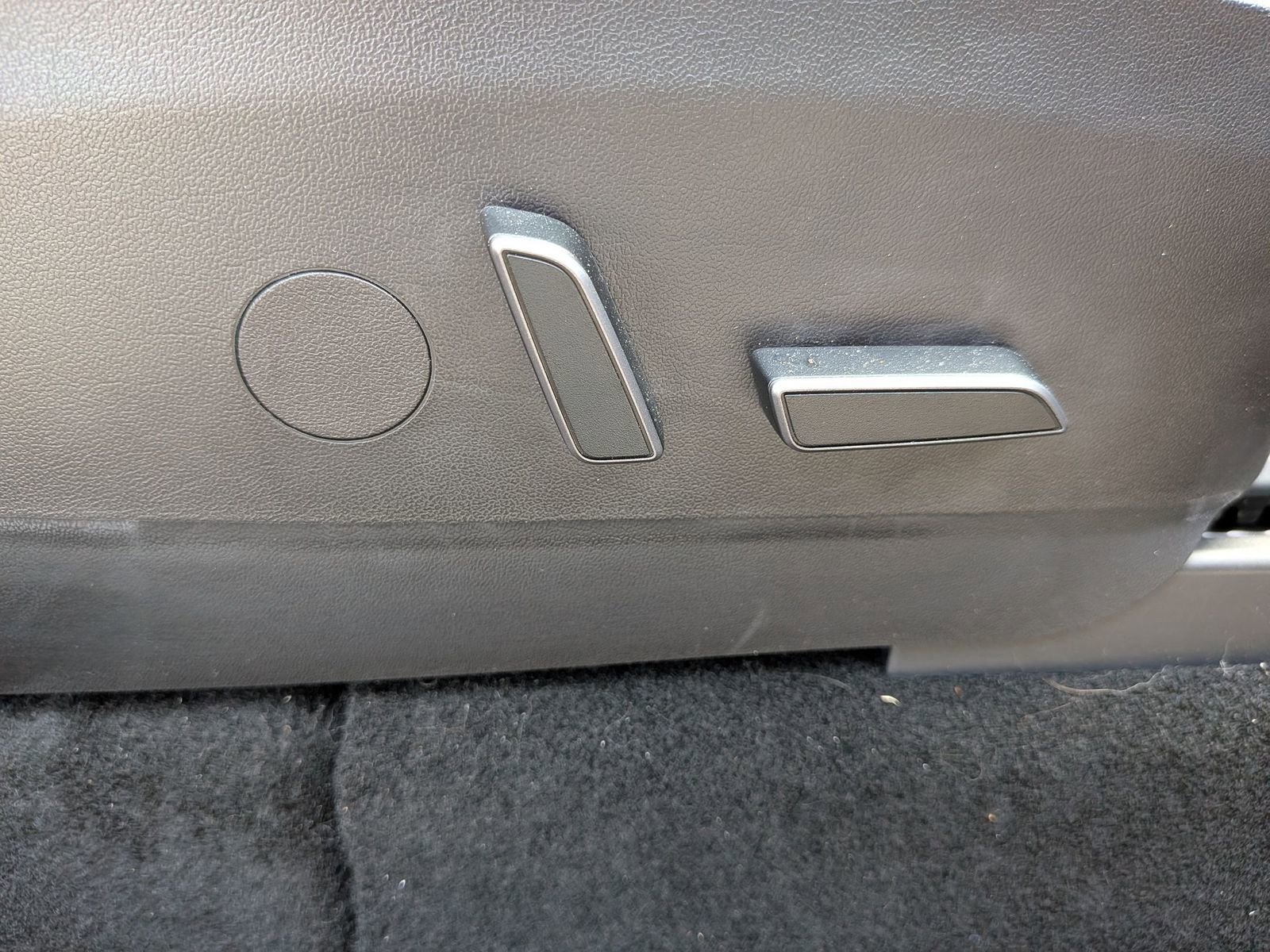 Used 2023 Tesla Model Y Long Range image 38