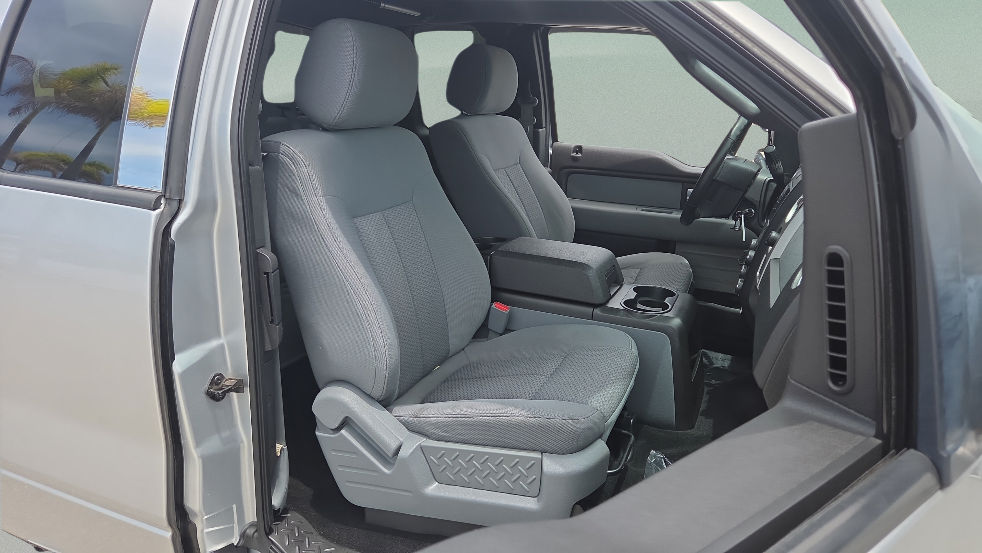 Used 2013 Ford F150 XLT w/ XLT Chrome Pkg RWD image 17