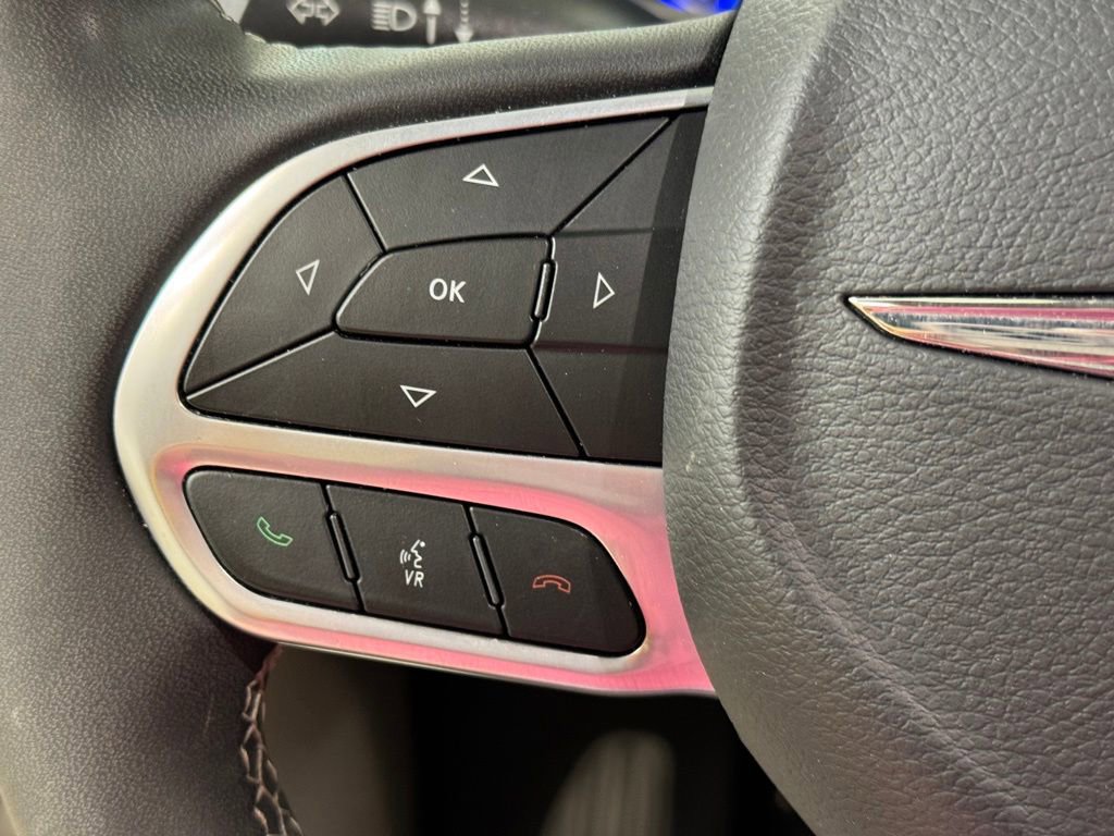 Used 2023 Chrysler Voyager LX FWD image 31