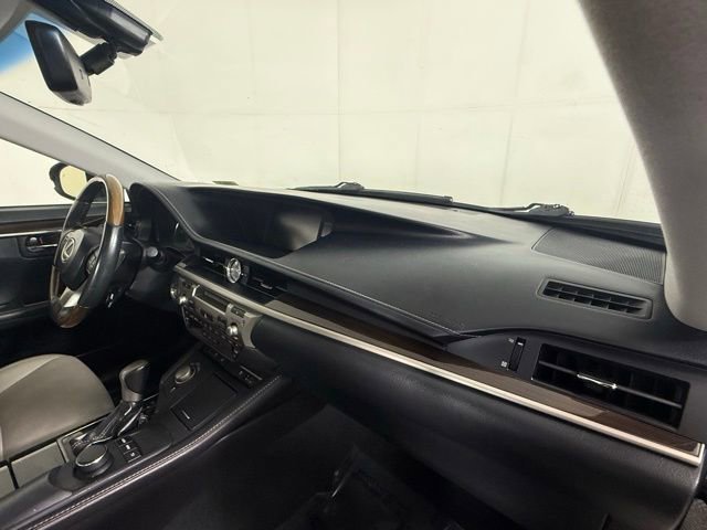 Used 2016 Lexus ES 350 w/ Premium Package w/Wood Trim FWD image 30