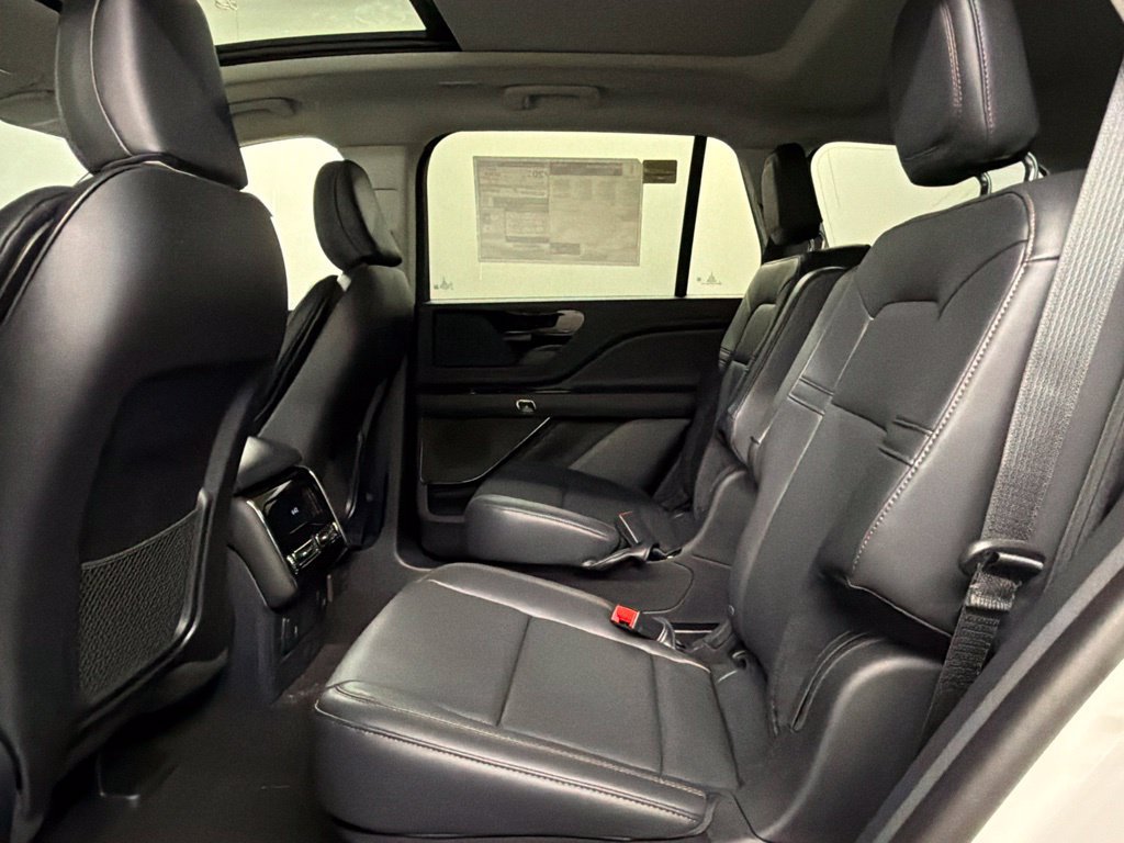 New 2027 Lincoln Aviator AWD image 33