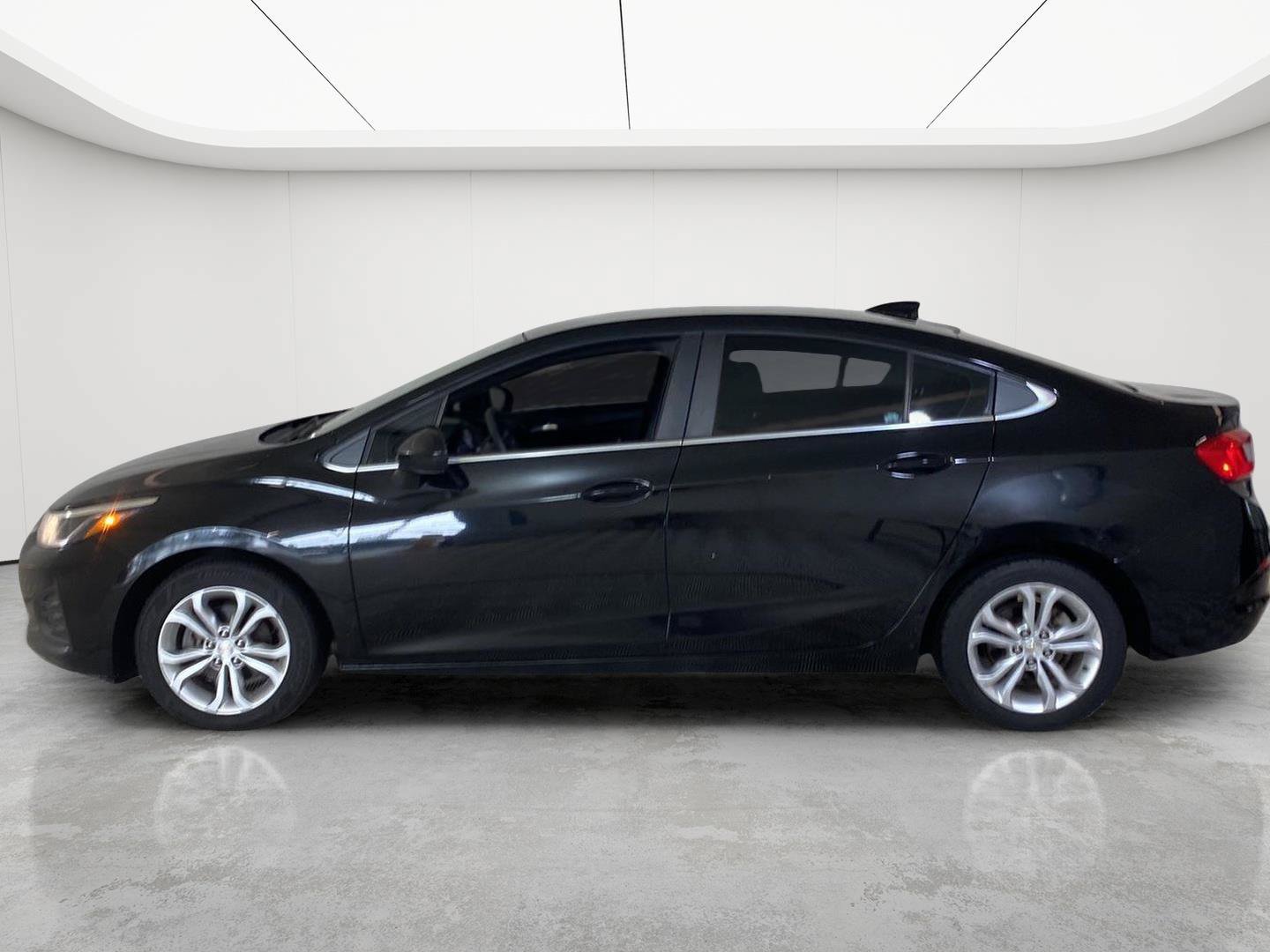 Used 2019 Chevrolet Cruze LT FWD image 41