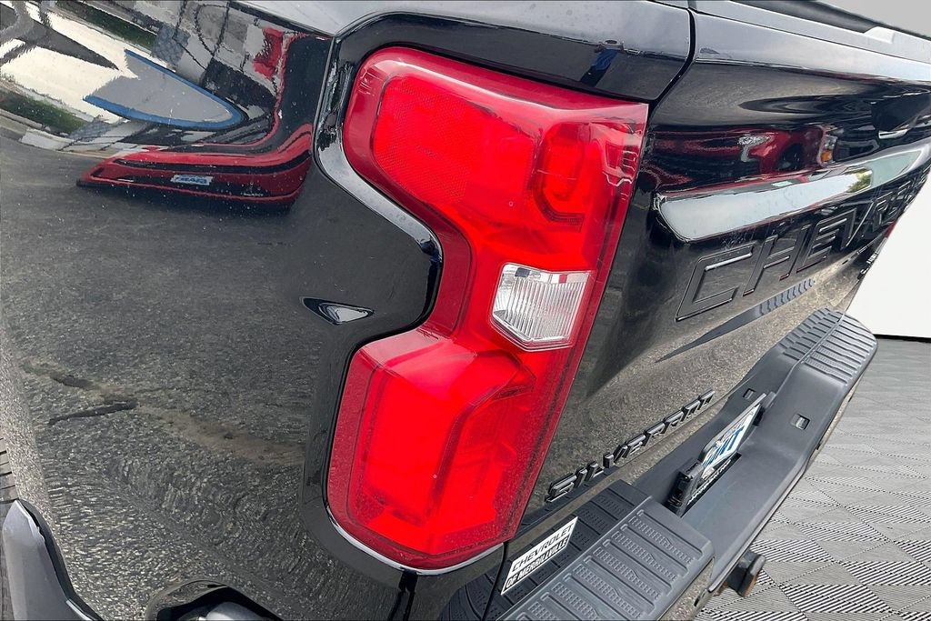 Used 2023 Chevrolet Silverado 1500 High Country w/ High Country Premium Package AWD/4WD image 27