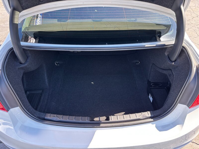 Used 2014 BMW 320i Sedan RWD image 16
