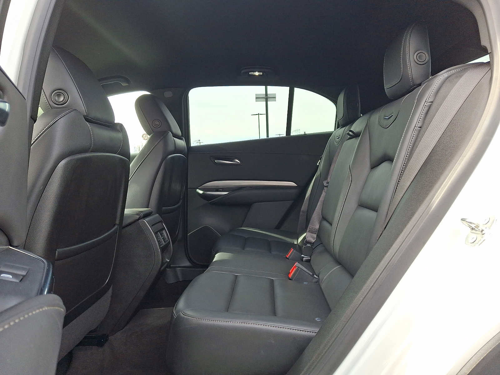 Used 2024 Cadillac XT4 Premium Luxury image 10