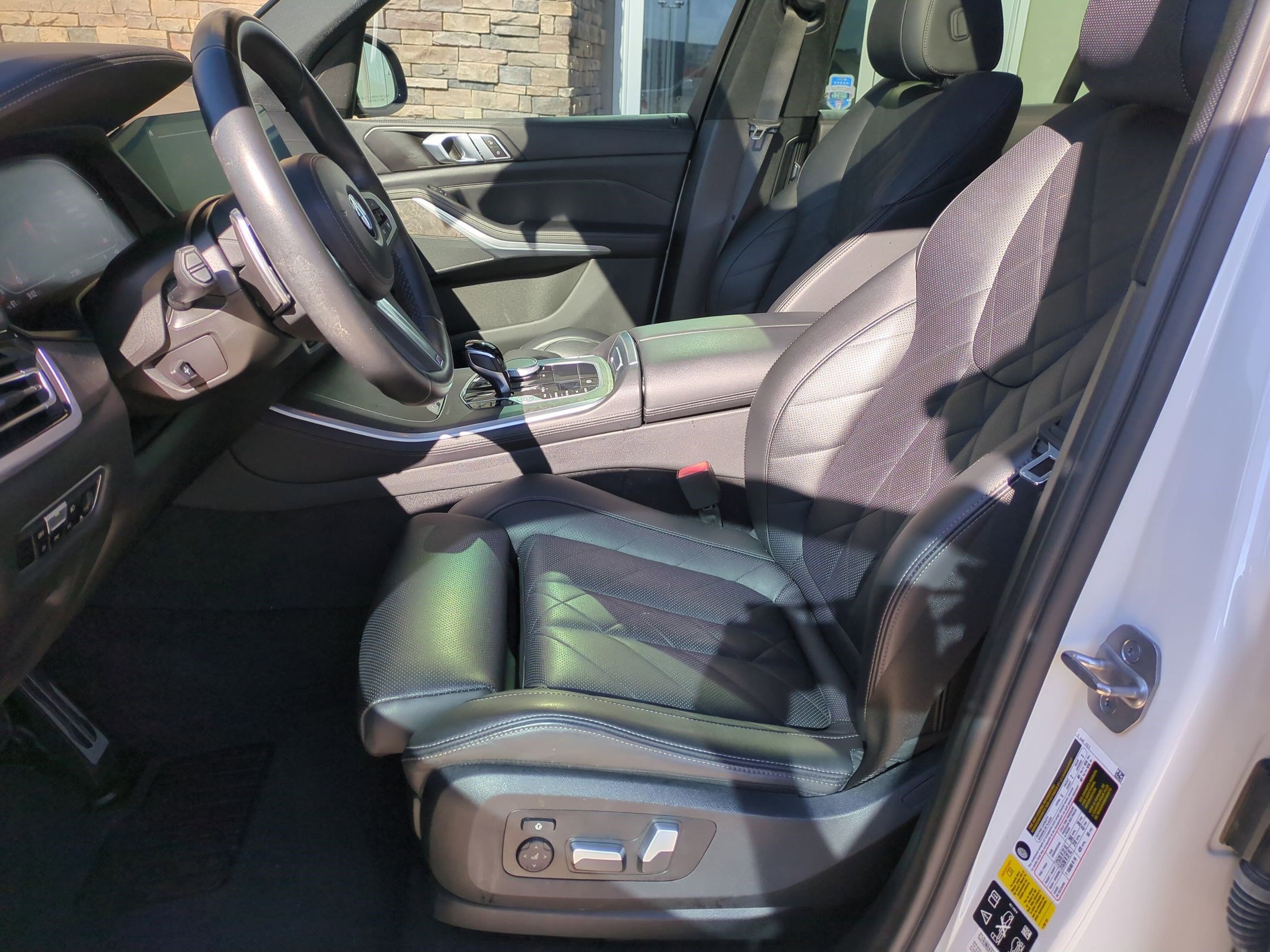 Used 2023 BMW X5 xDrive40i w/ M Sport Package image 26