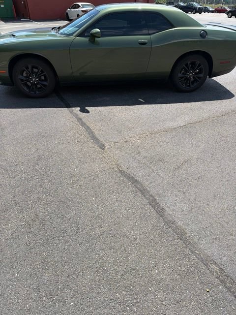 Used 2022 Dodge Challenger SXT w/ Driver Convenience Group AWD/4WD image 2