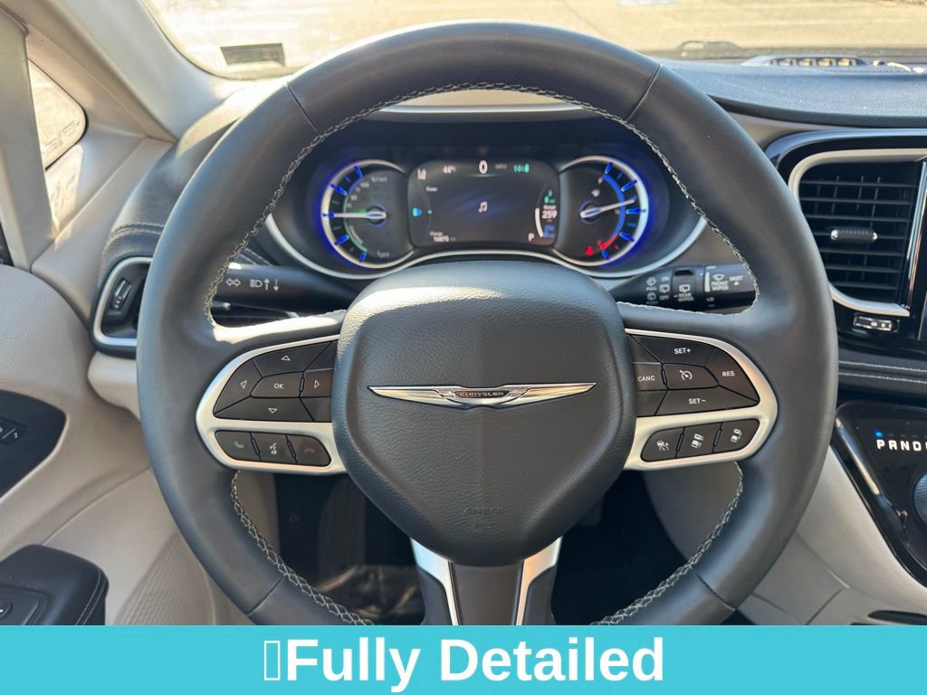 Used 2022 Chrysler Pacifica Touring-L image 26
