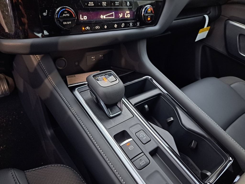 New 2026 Nissan Pathfinder SL FWD image 9
