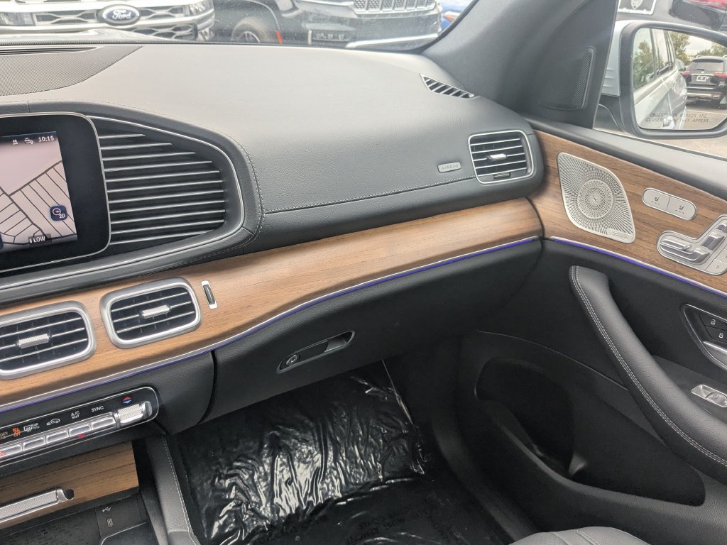 Used 2025 Mercedes-Benz GLS 450 4MATIC w/ AMG Line Exterior image 4
