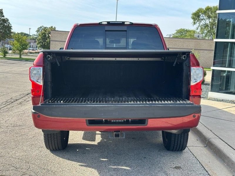 Used 2017 Nissan Titan SL w/ SL Towing Convenience Package AWD/4WD image 4