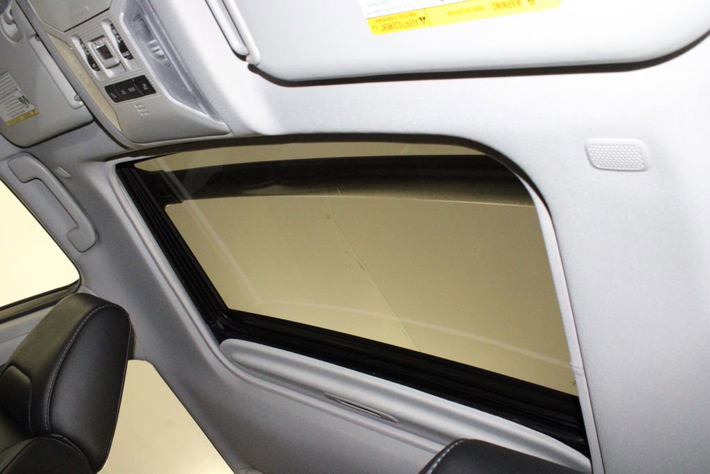 Used 2023 Toyota RAV4 XLE Premium image 10