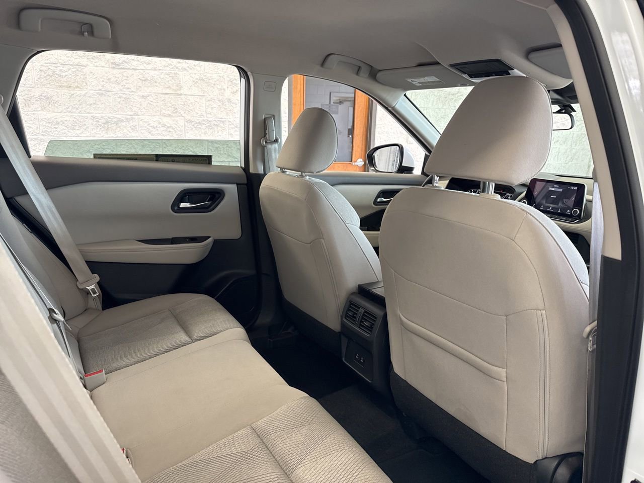 Used 2025 Nissan Rogue SV image 42