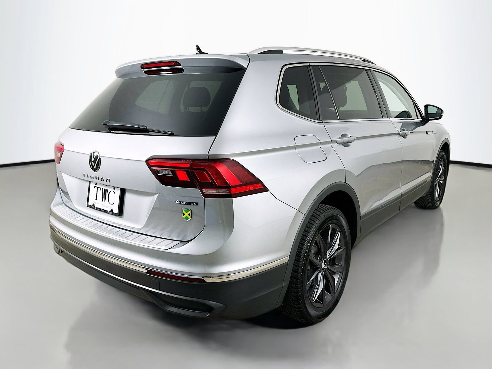 Used 2022 Volkswagen Tiguan SE AWD/4WD image 5