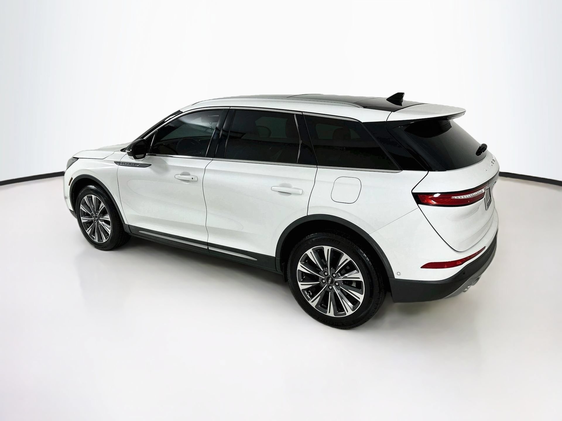 Used 2021 Lincoln Corsair Reserve w/ Equipment Group 201A FWD image 6