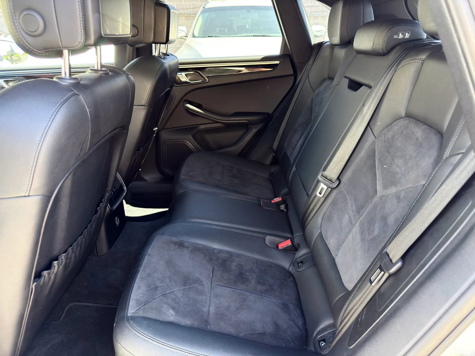 Used 2018 Porsche Macan Sport Edition AWD/4WD image 10