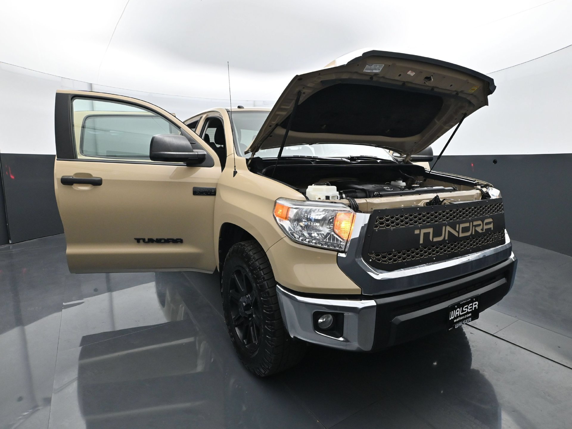 Used 2017 Toyota Tundra SR5 w/ SR5 Upgrade Package RWD image 38