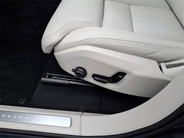 New 2026 Volvo XC90 B6 Ultra image 12