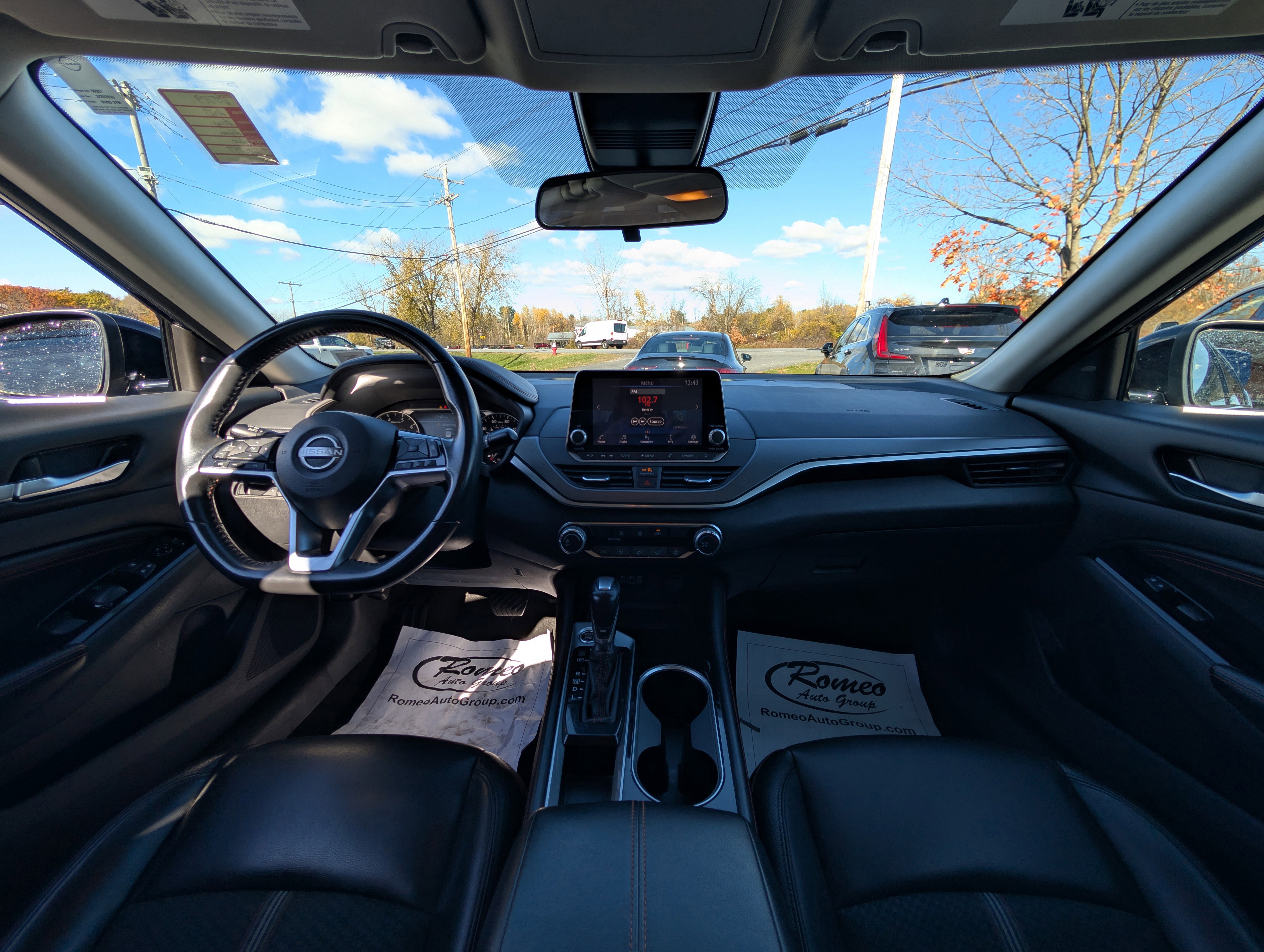 Used 2023 Nissan Altima 2.5 SR image 2