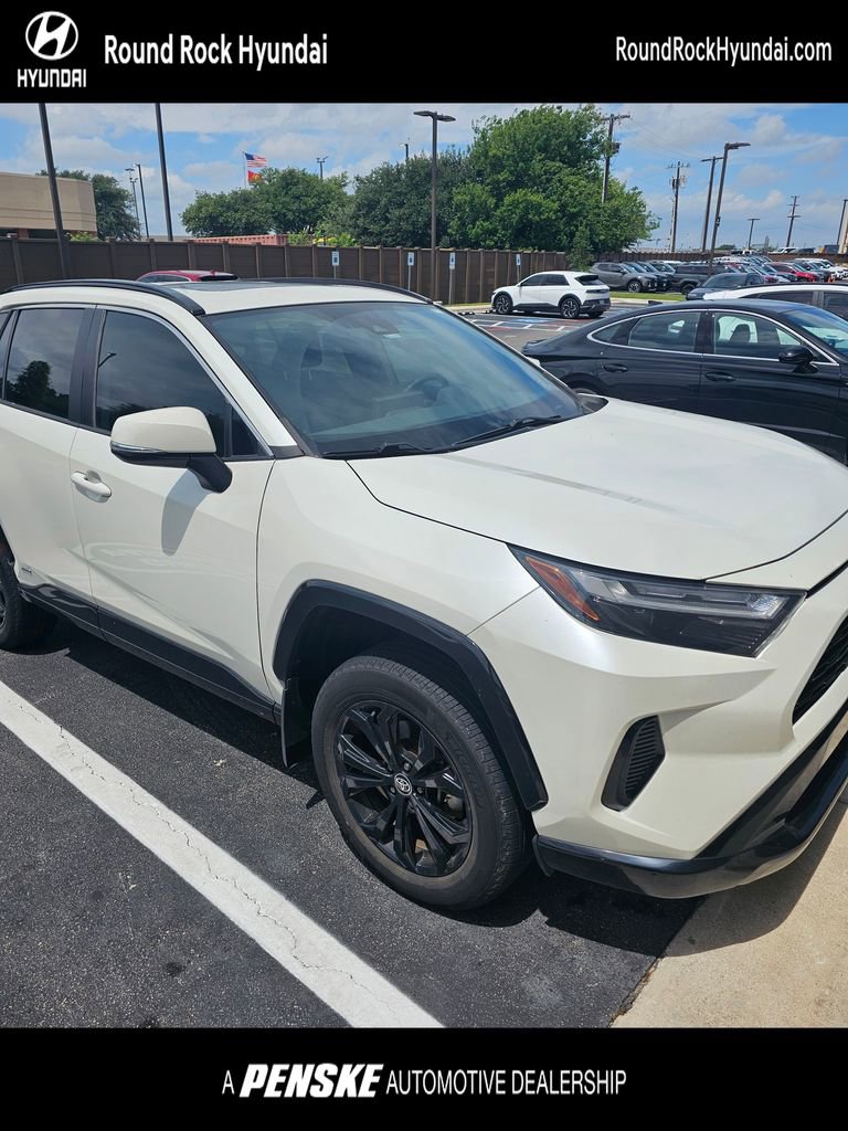 Used 2022 Toyota RAV4 SE w/ Convenience Package AWD/4WD image 1