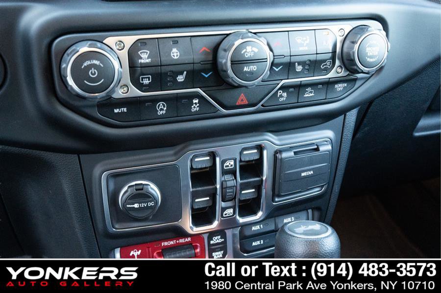 Used 2023 Jeep Wrangler Unlimited Rubicon w/ Safety Group AWD/4WD image 37