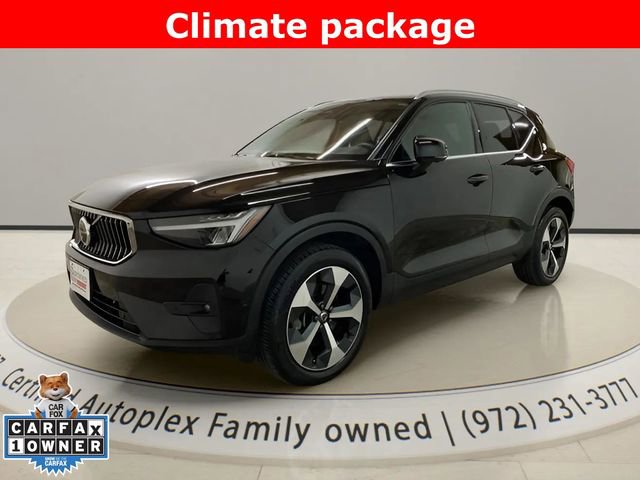 Used 2025 Volvo XC40 B5 Plus AWD/4WD image 1