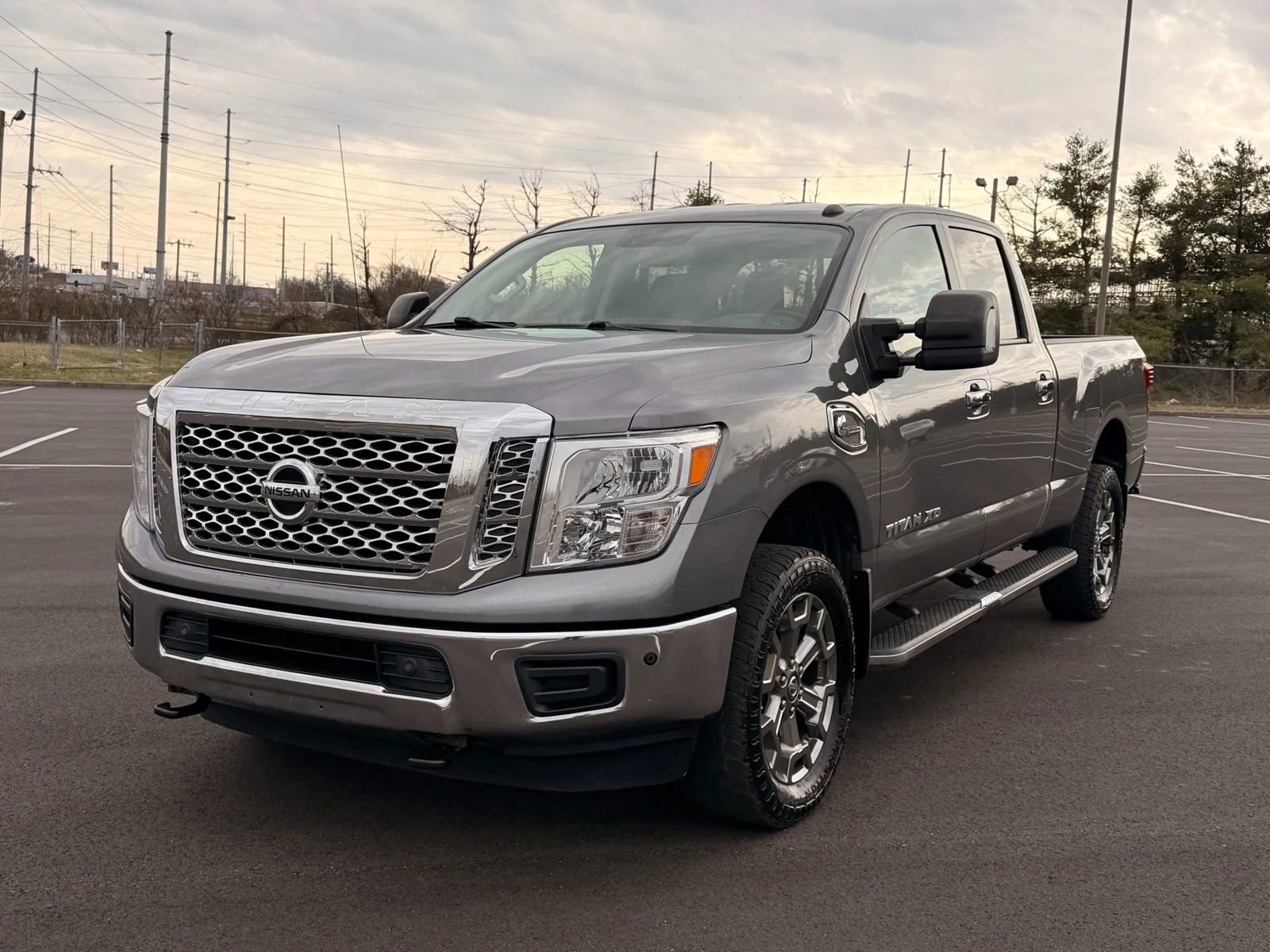 Used 2019 Nissan Titan SV w/ SV Convenience Package image 1