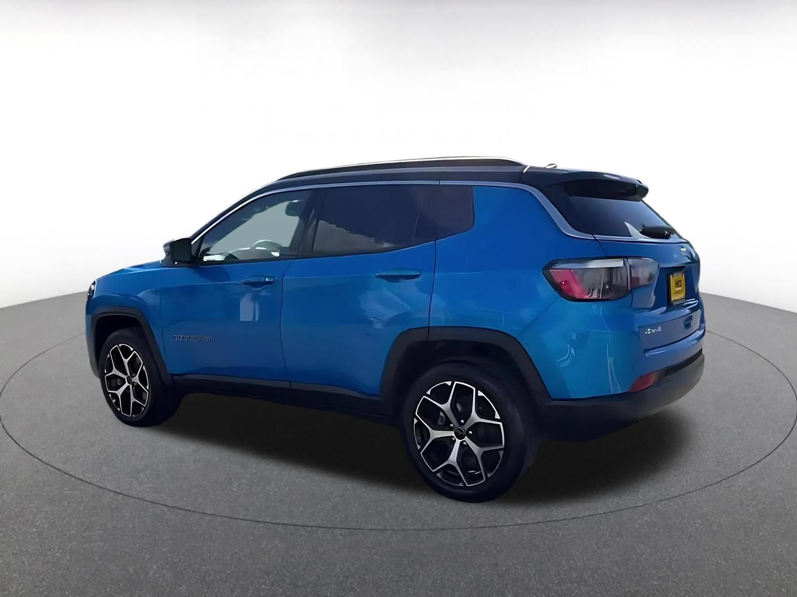 Used 2025 Jeep Compass Limited AWD/4WD image 10