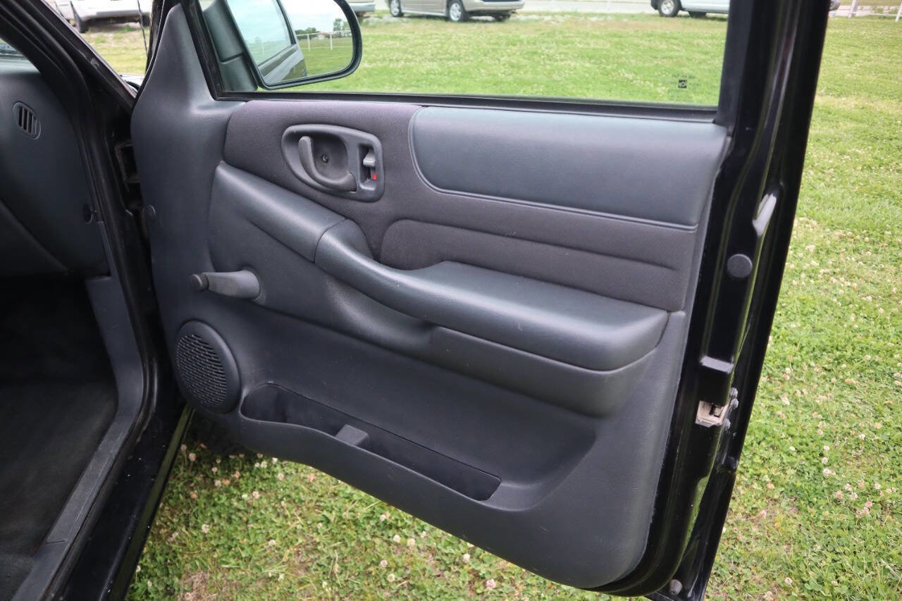 Used 2003 Chevrolet S10 Pickup LS w/ LS Preferred Equipment Group AWD/4WD image 24