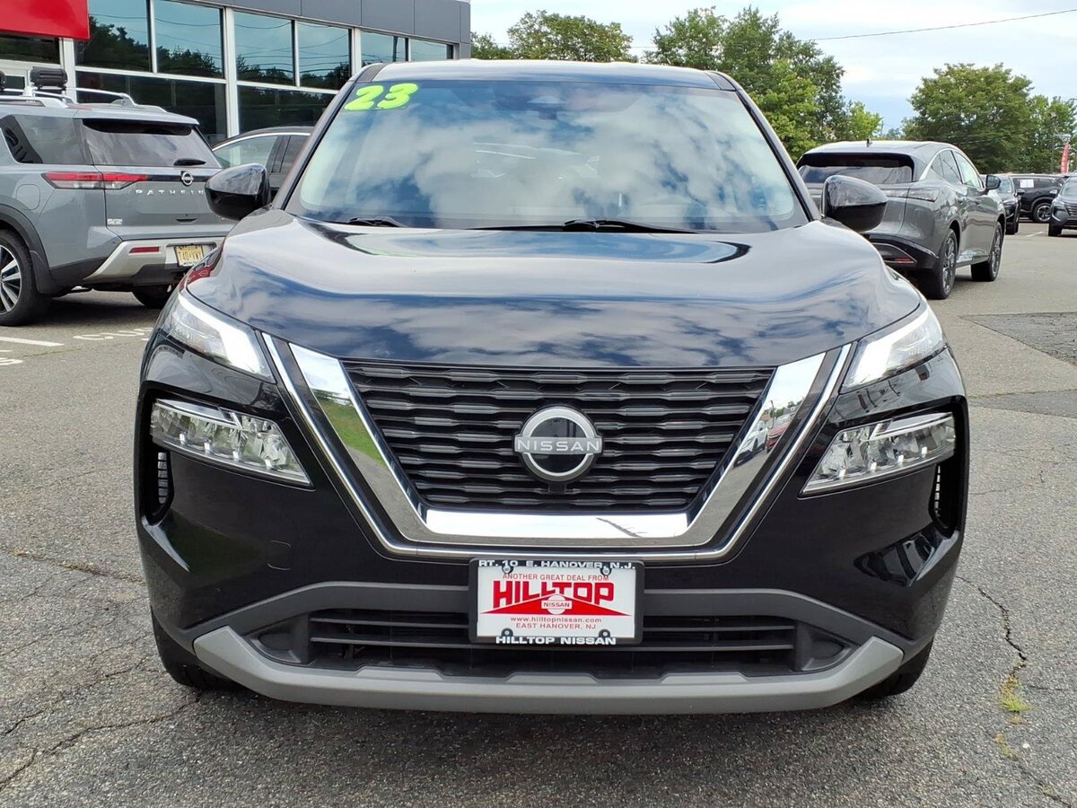 Used 2023 Nissan Rogue SV AWD/4WD image 2