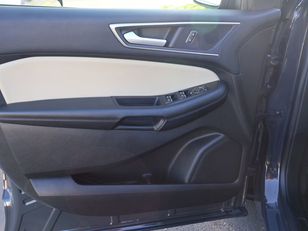 Used 2021 Ford Edge SEL w/ Cargo Accessory Package image 19