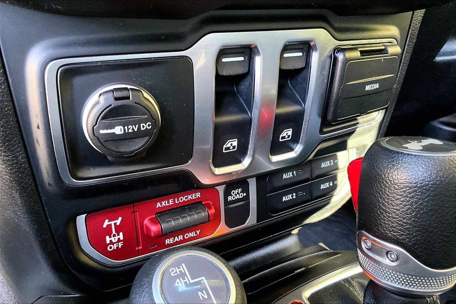 Certified 2024 Jeep Wrangler Sport AWD/4WD image 32