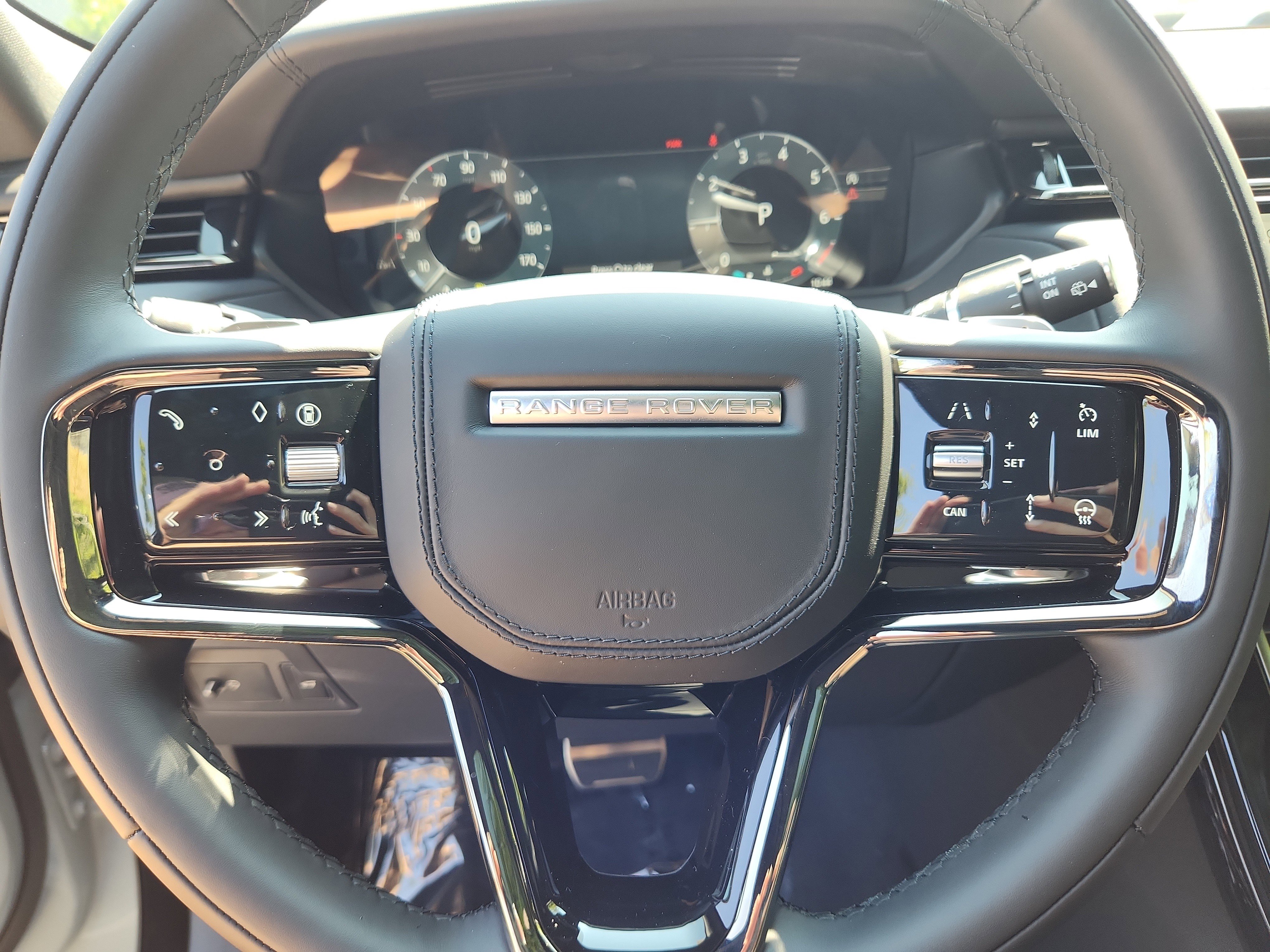 New 2026 Land Rover Range Rover Velar Dynamic SE image 18