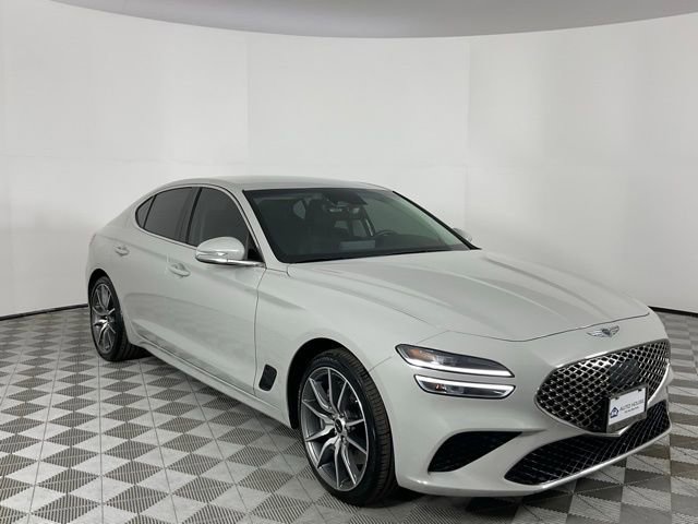 Used 2025 Genesis G70 2.5T image 3