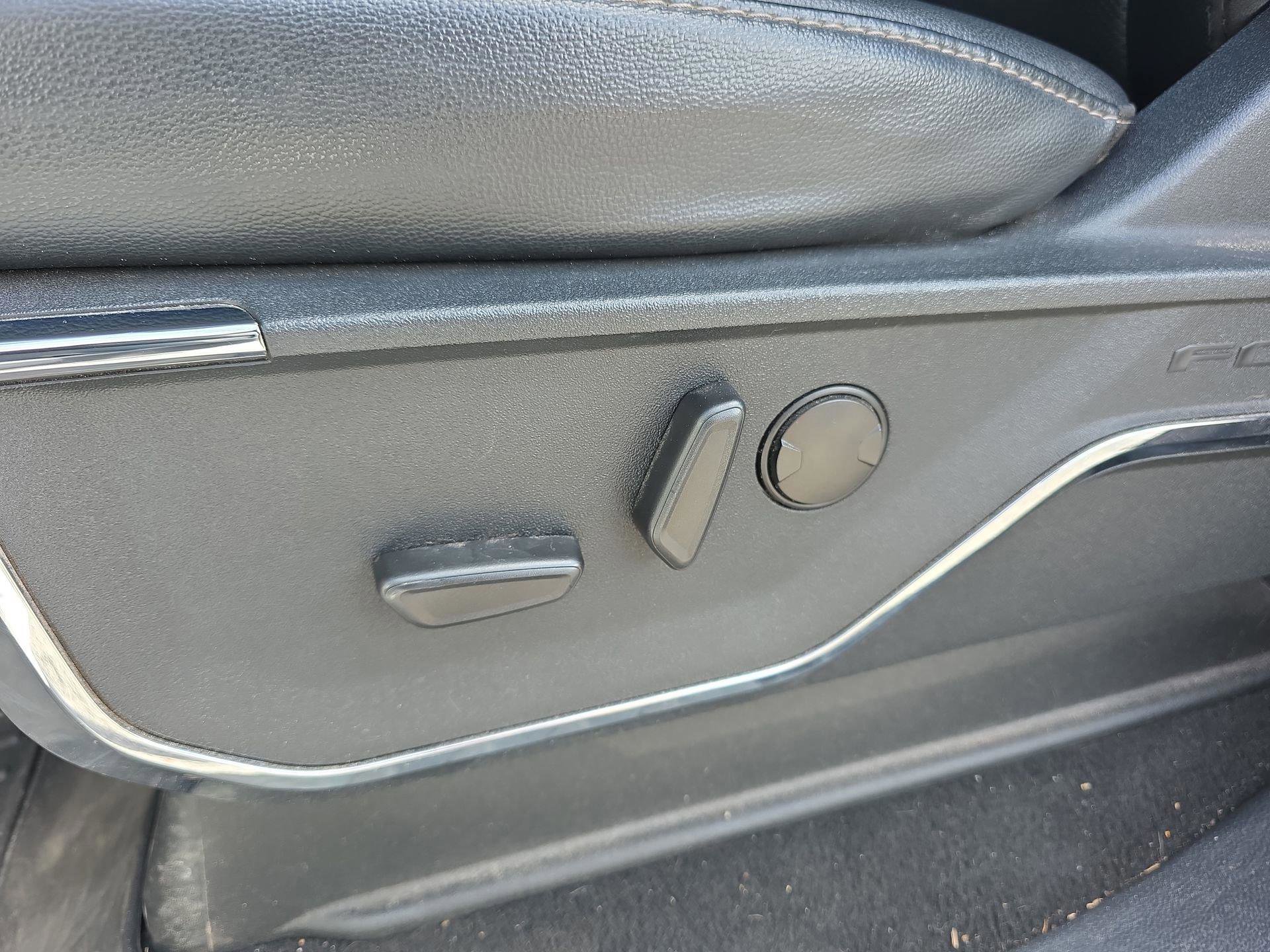 Used 2023 Ford F450 Lariat image 19