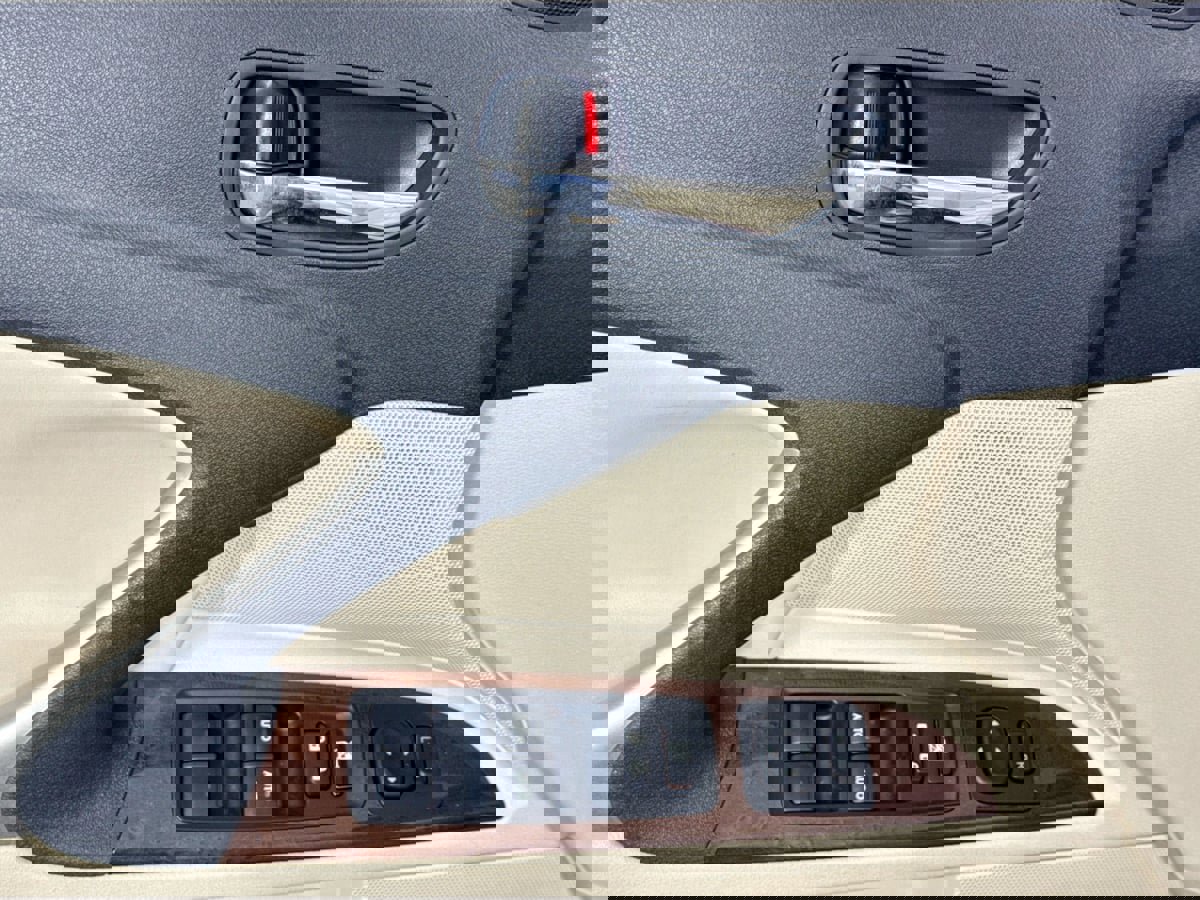 Used 2013 Lexus IS 250C image 21