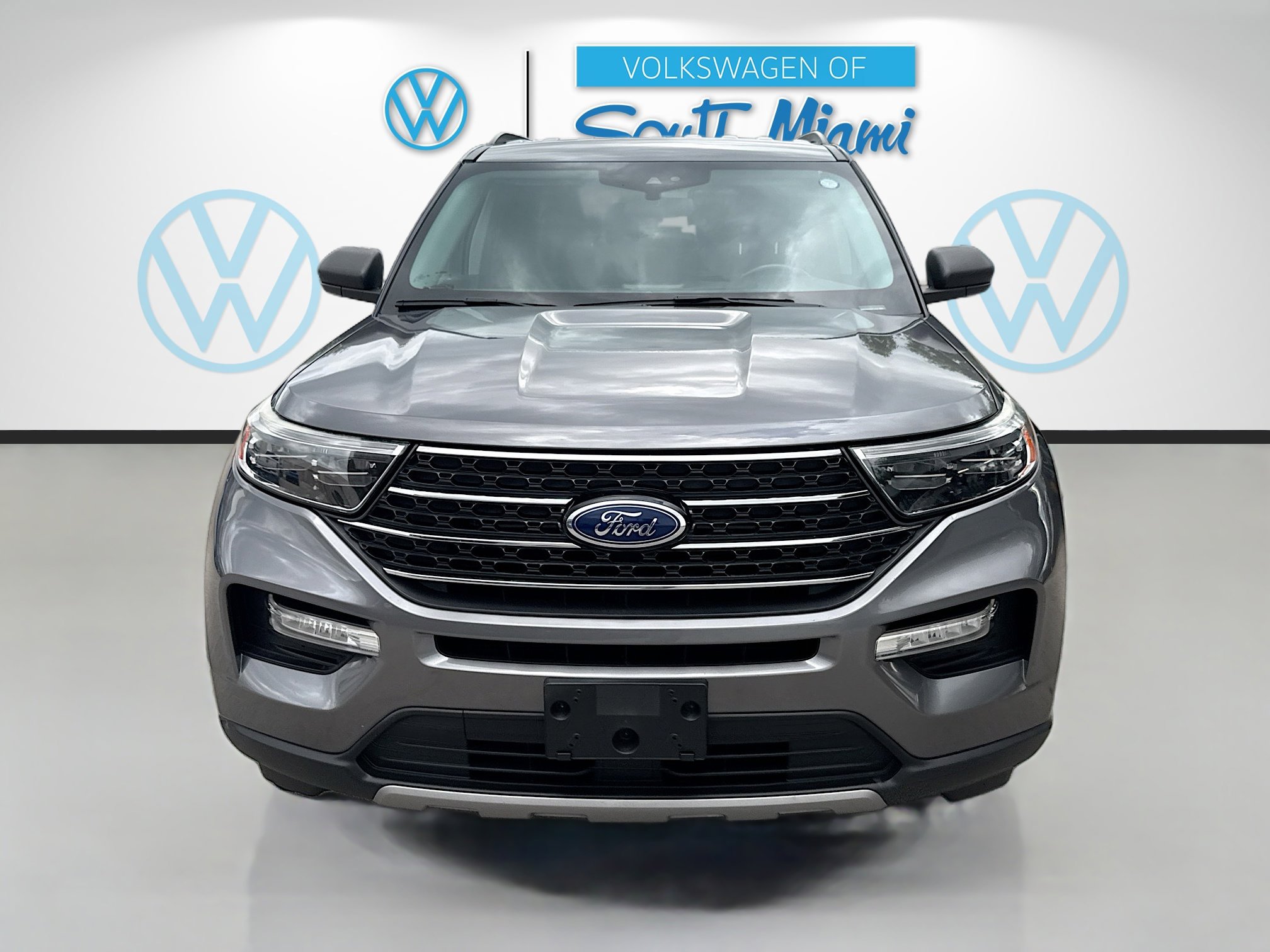 Used 2021 Ford Explorer XLT w/ Equipment Group 202A RWD image 2