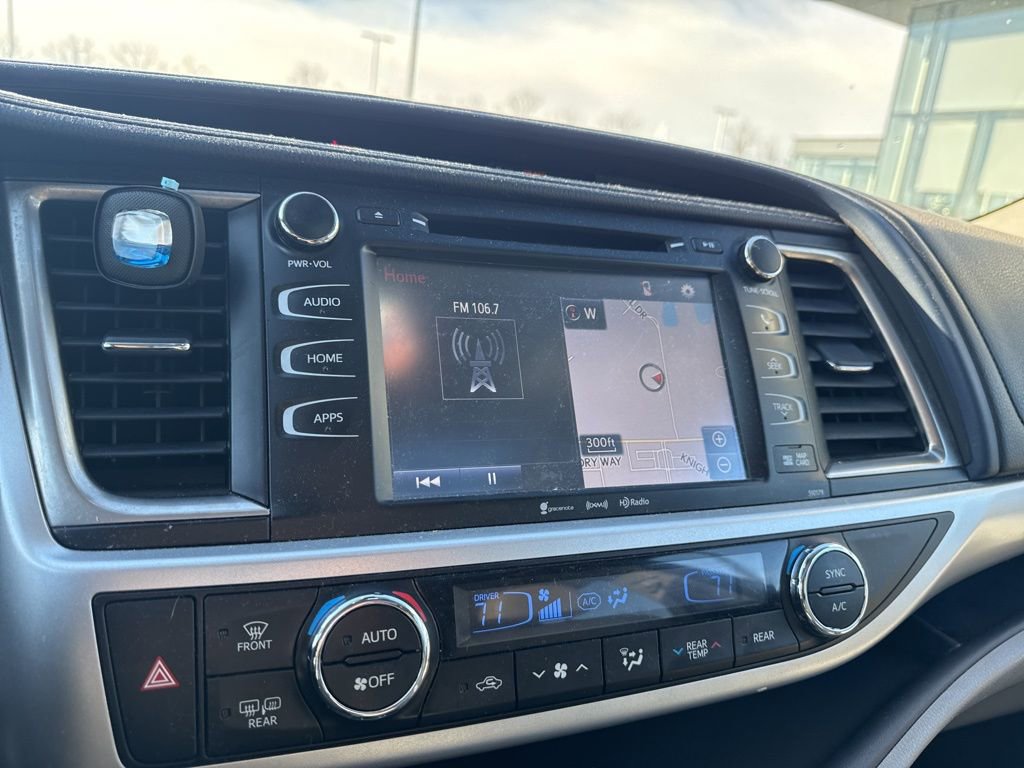 Used 2017 Toyota Highlander XLE image 33