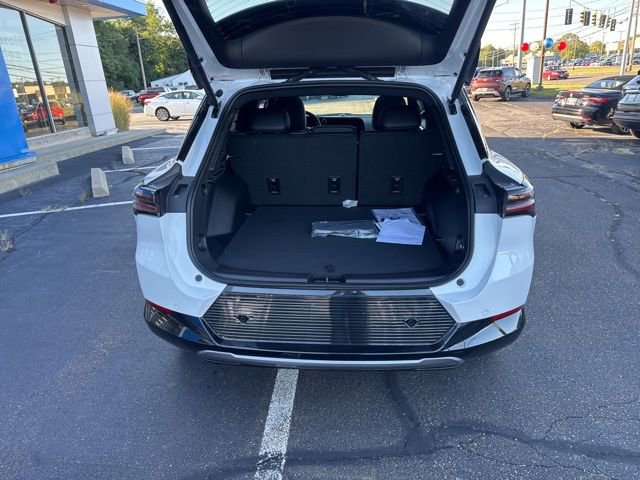 New 2025 Chevrolet Equinox EV LT w/ LPO, All-Weather Mat Package AWD/4WD image 21