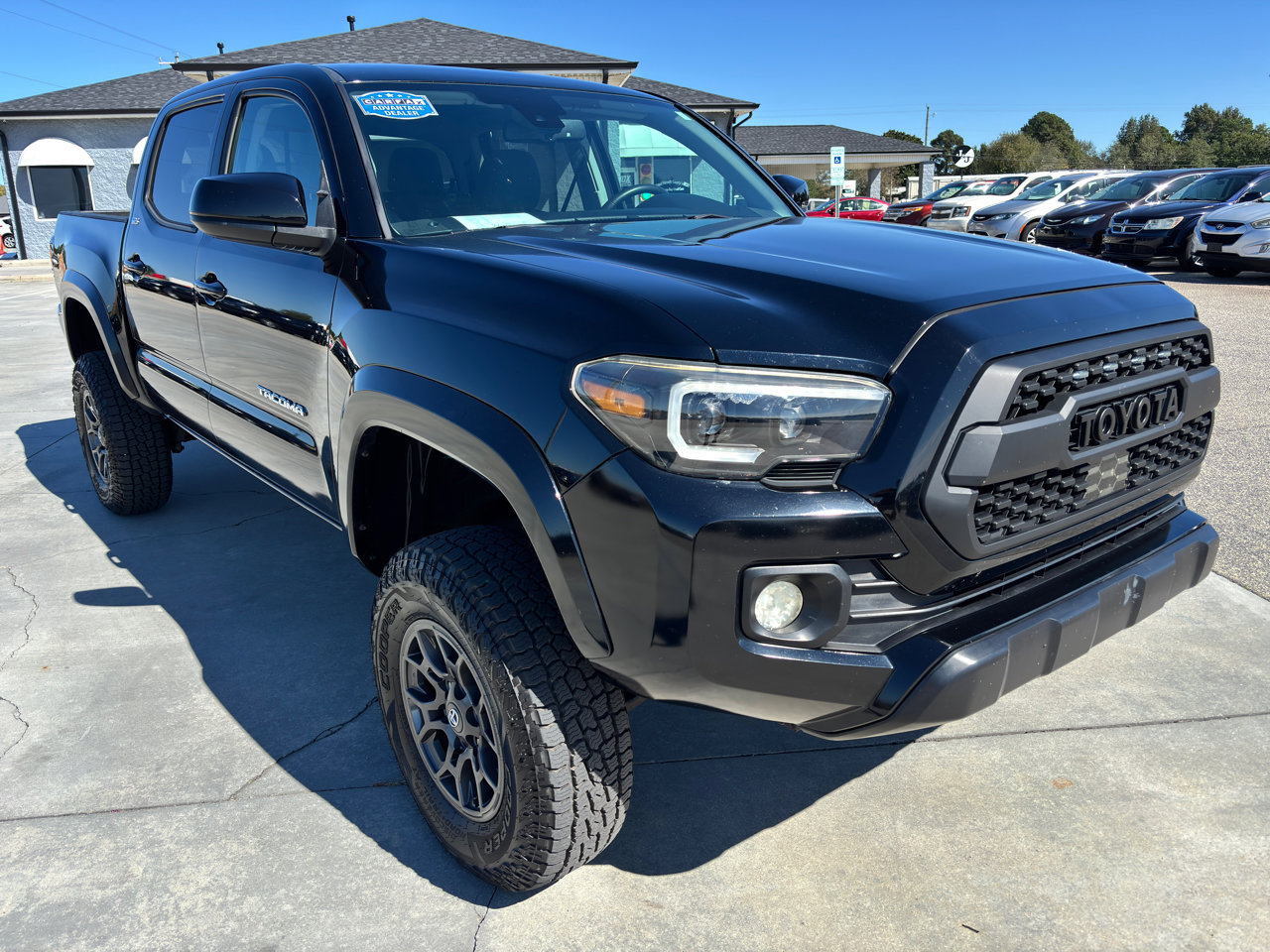 Used 2018 Toyota Tacoma SR5 image 2