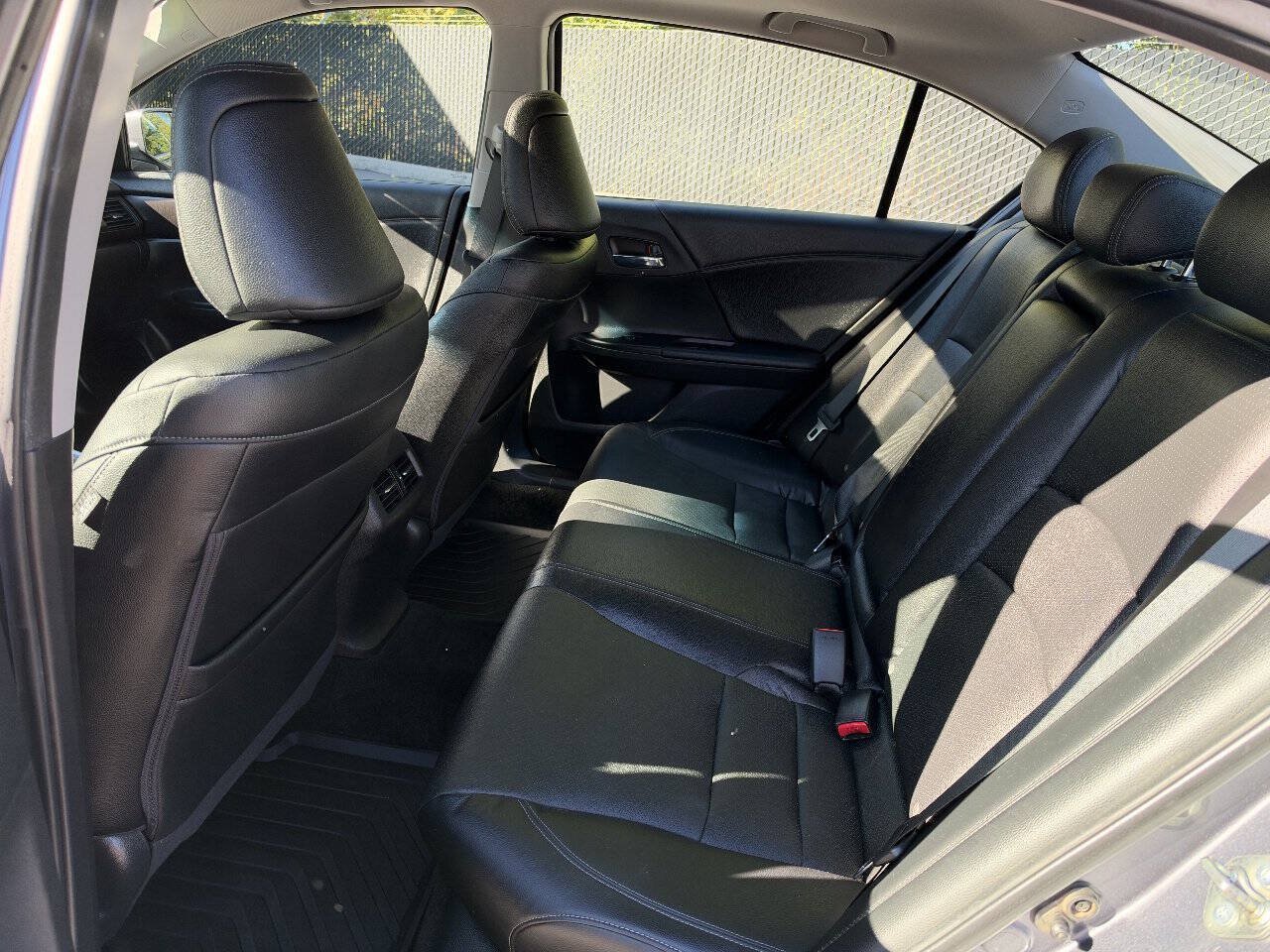 Used 2015 Honda Accord EX-L image 11