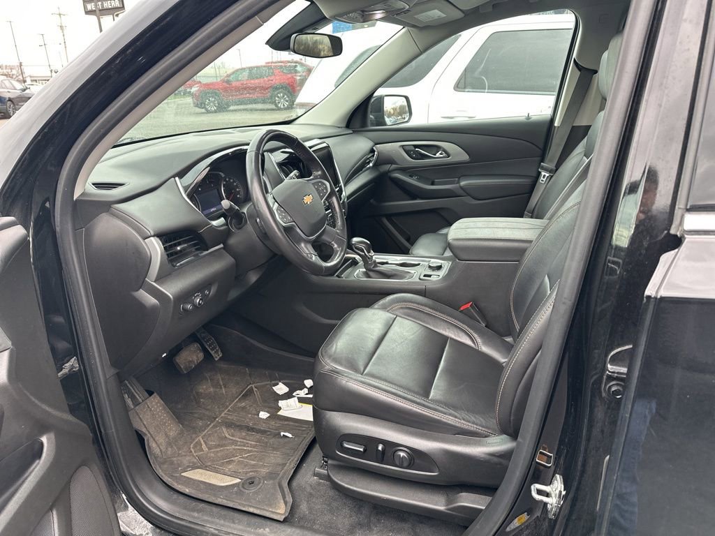 Used 2021 Chevrolet Traverse LT image 8