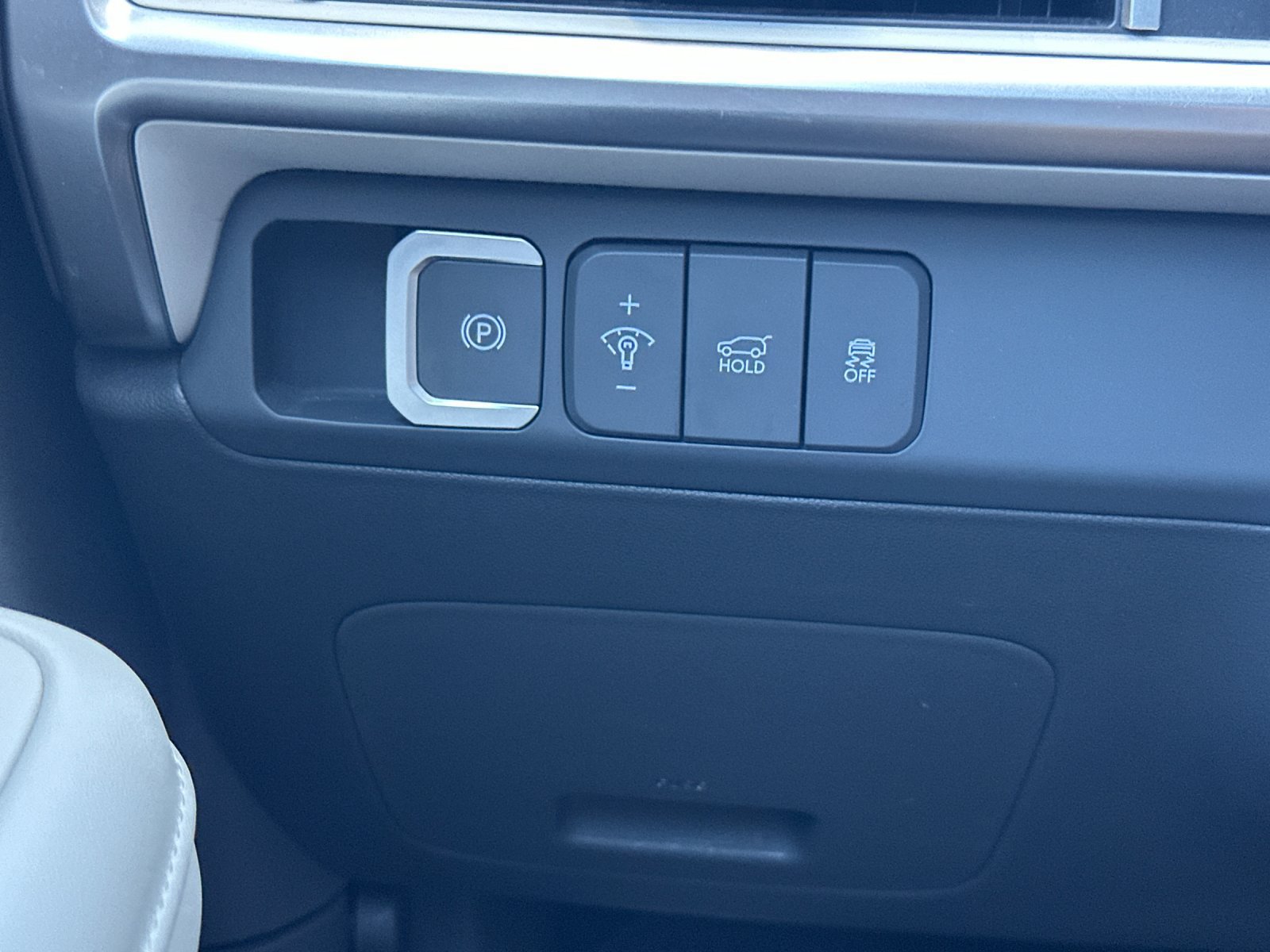 Used 2025 Hyundai Santa Fe SEL FWD image 33