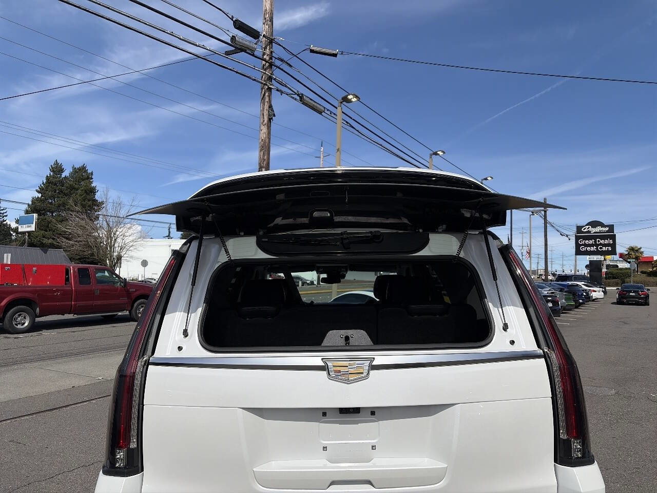 Used 2018 Cadillac Escalade Luxury AWD/4WD image 8