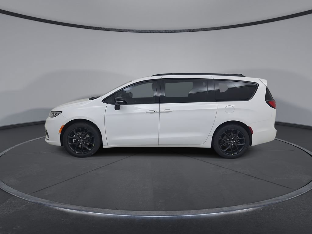 New 2026 Chrysler Pacifica Limited image 9