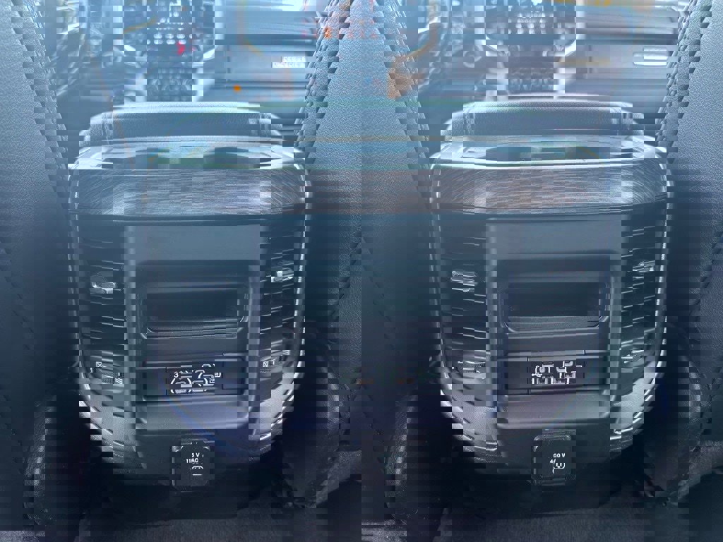 Used 2019 RAM 1500 Laramie image 35